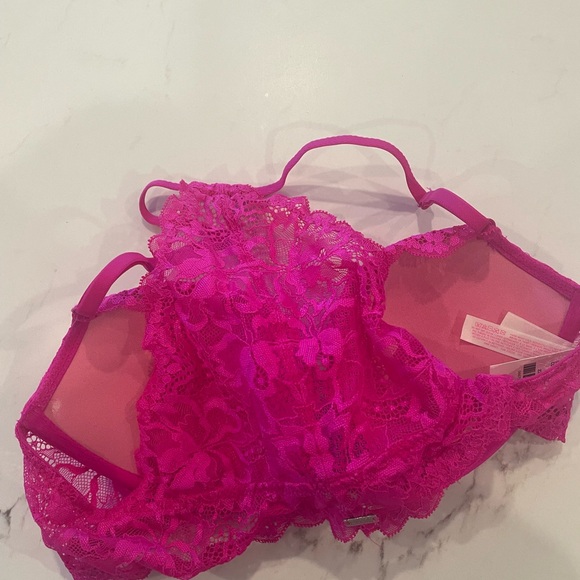 NWT Victoria's Secret lace bra - Picture 2 of 3